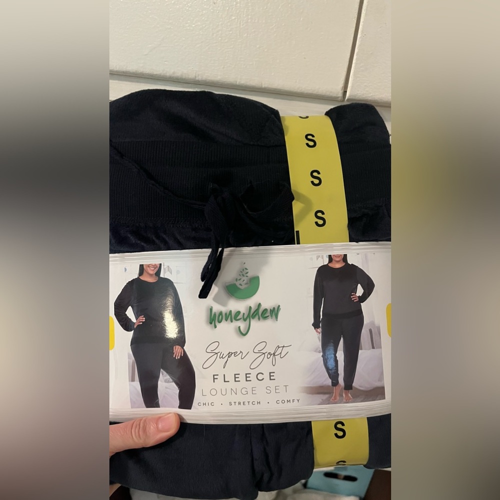 Brand new lounge set size small